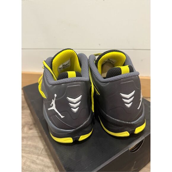 Jordan CP3.VII AE Dark Grey Vibrant Yellow Mens 13 New with Box - Picture 3 of 8